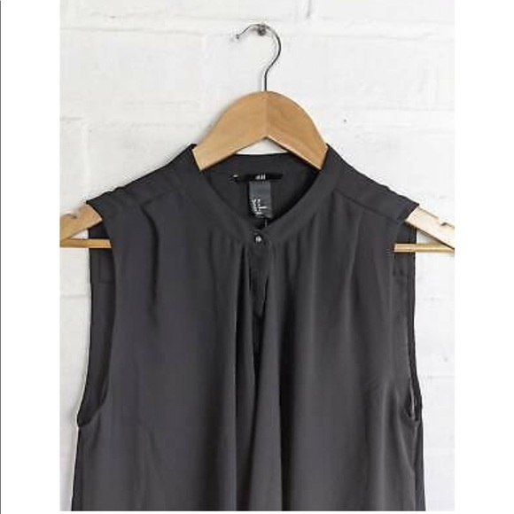 H&M Chiffon Ruffle Front Sleeveless Blouse - Picture 2 of 7